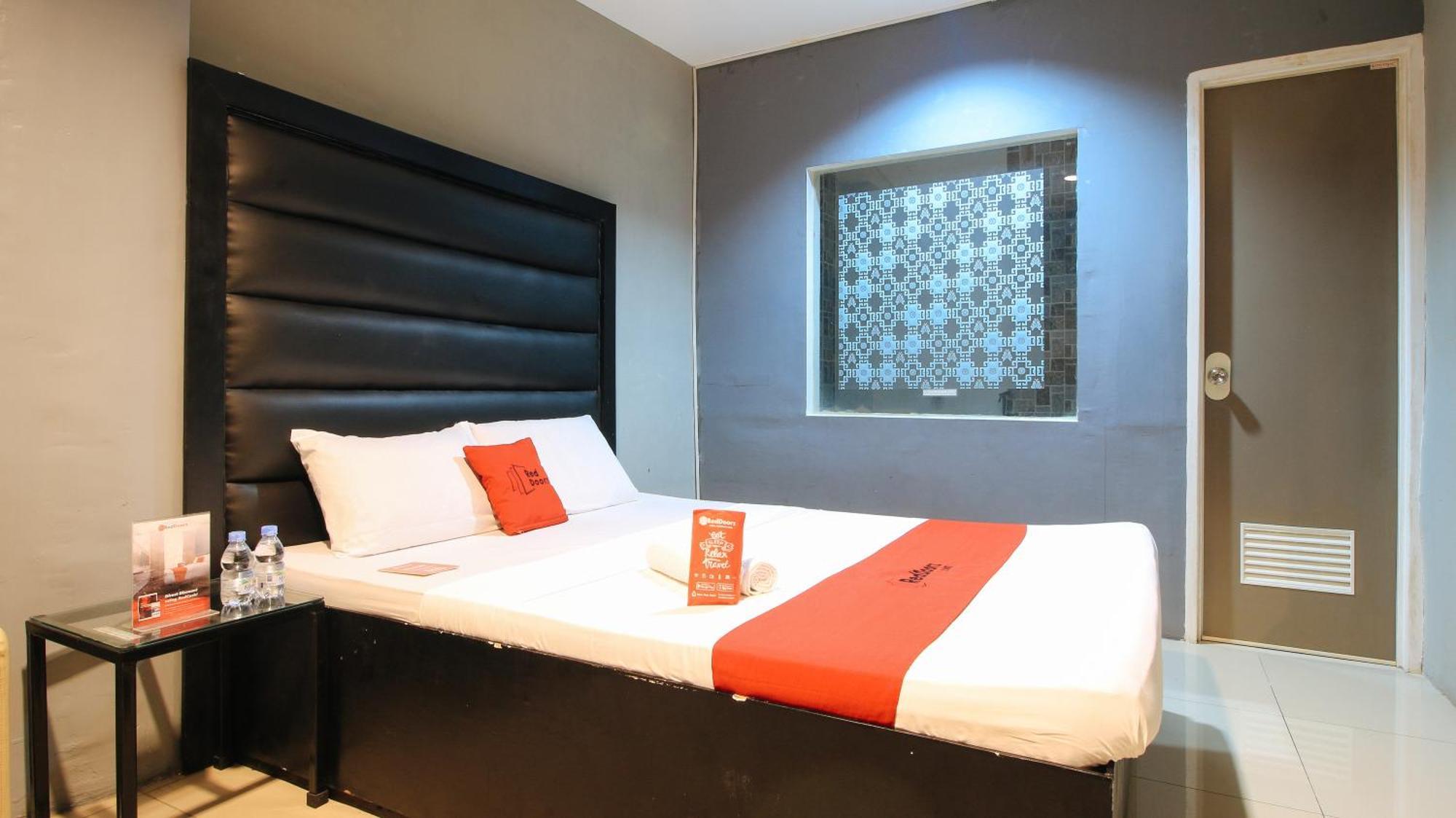 RedDoorz @ P Florentino Street Sampaloc Manila Zewnętrze zdjęcie
