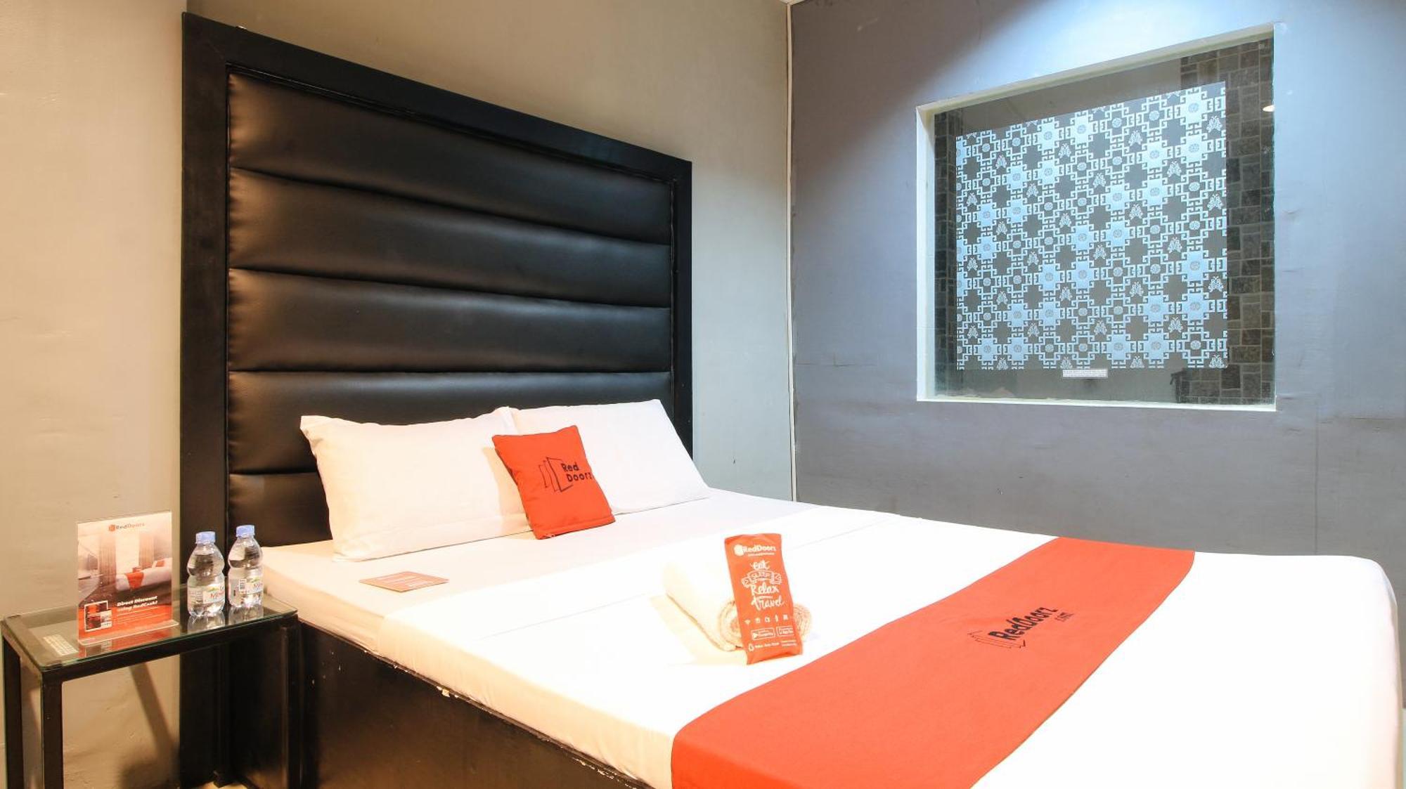 RedDoorz @ P Florentino Street Sampaloc Manila Zewnętrze zdjęcie